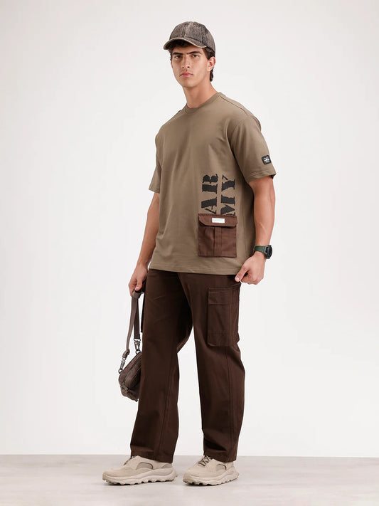Men's contemporary oversized t-shirt with printed accent and flap pocket | Olive