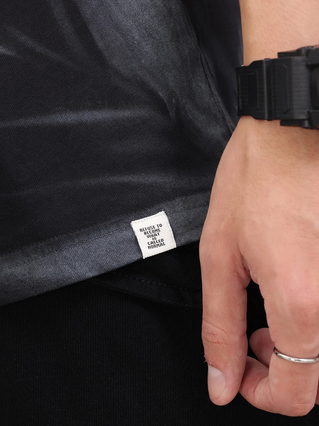 Grunge Look Oversized Fit T-shirt With Hd Logo Print | Black