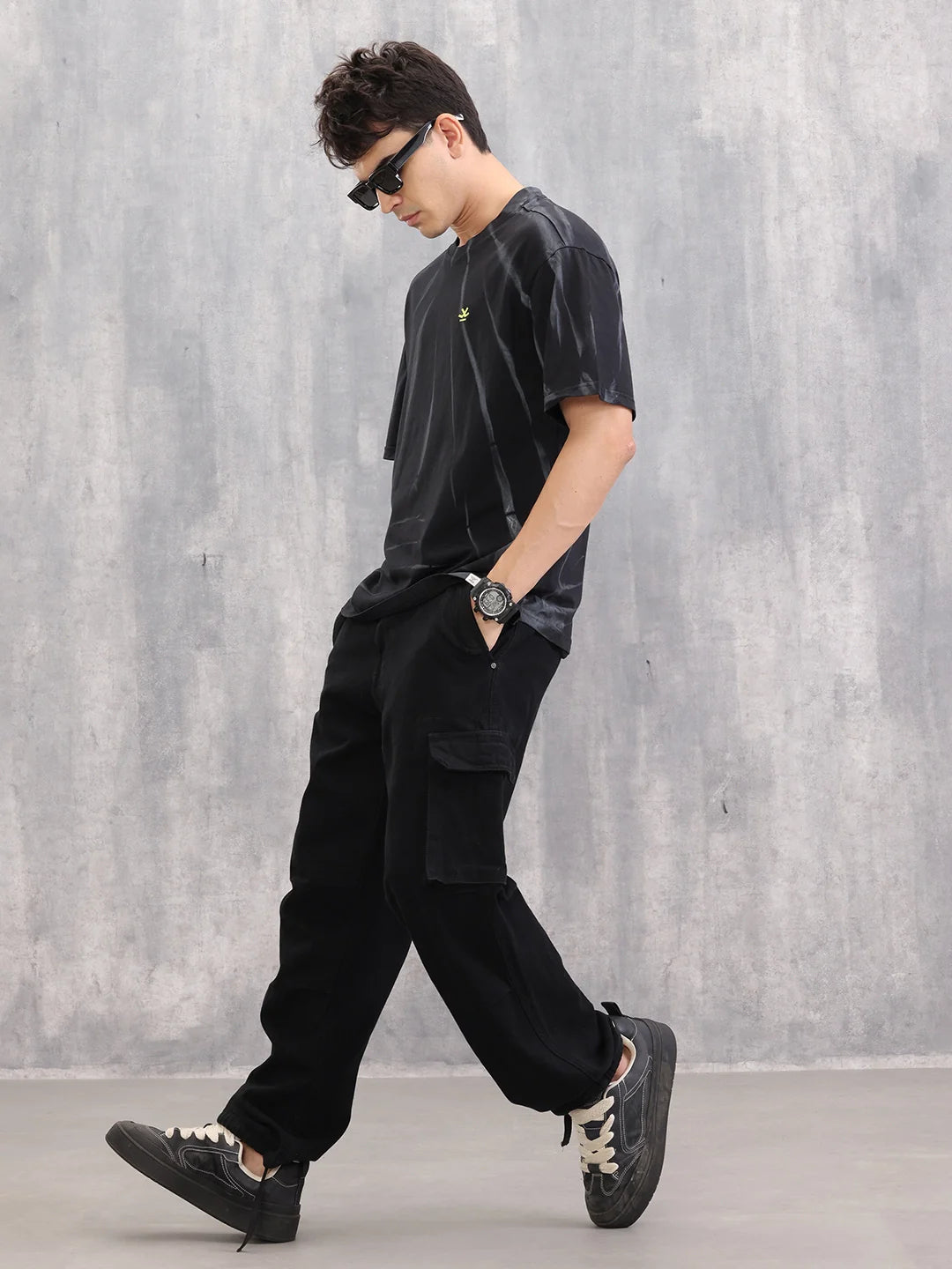 Grunge Look Oversized Fit T-shirt With Hd Logo Print | Black